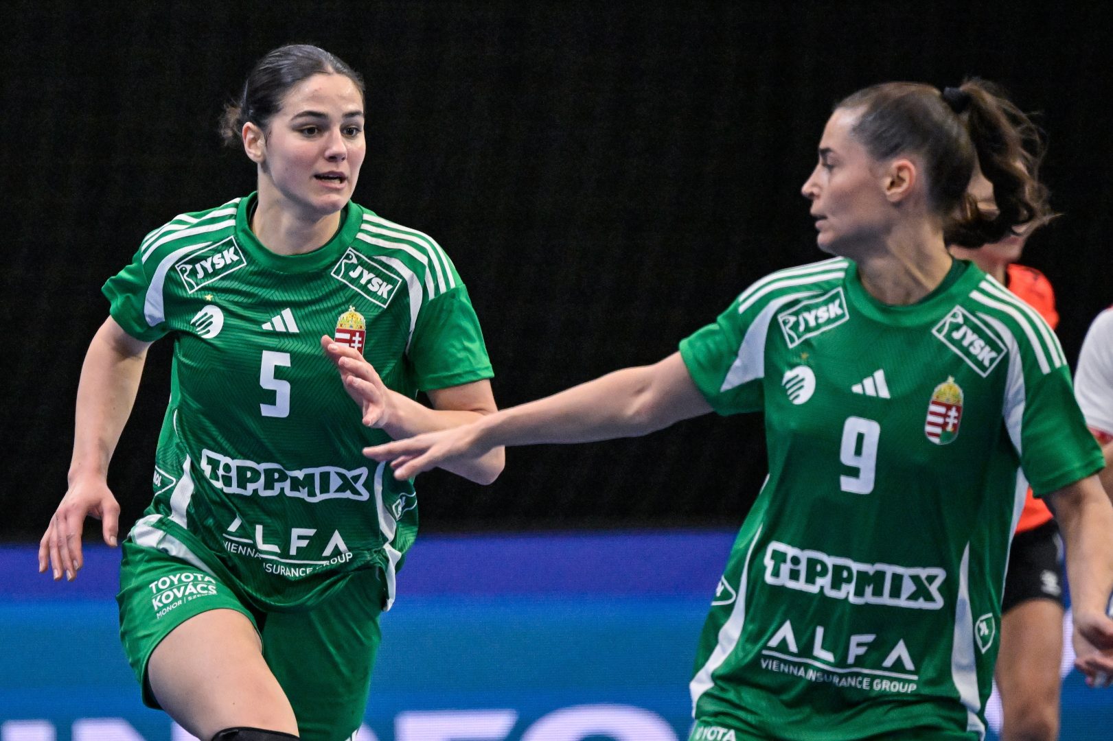 HÁRSFALVI Júlia; CSÍKOS Luca