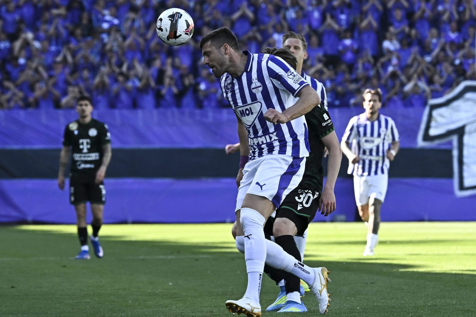 Patrizio Stronati, az Újpest játékosa a labdarúgó Fizz Liga 32. fordulójában játszott Újpest FC - Ferencvárosi TC mérkőzésen a Szusza Ferenc Stadionban 2026. május 3-án.  MTI/Hegedüs Róbert