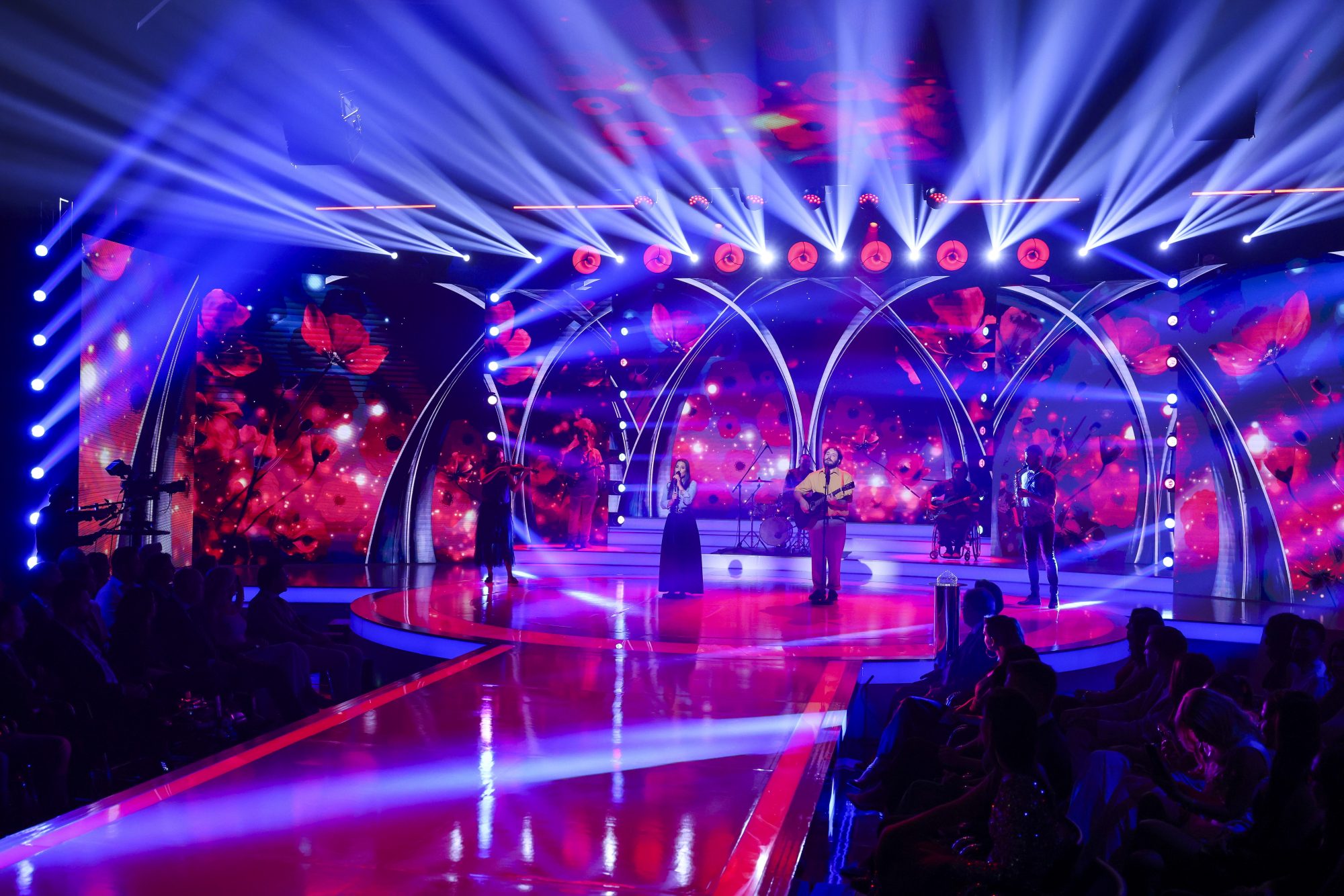 A Gypo Circus és Szirota Jennifer a Magyarország Szépe - Miss World Hungary szépségverseny döntõjében a Médiaszolgáltatás-támogató és Vagyonkezelõ Alap (MTVA) óbudai gyártóbázisán 2025. június 22-én.
