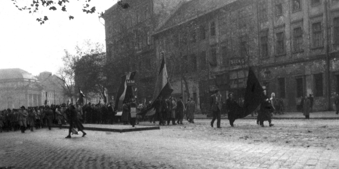 A Kossuth téri sortűz áldozatairól emlékeztek meg Budapesten szombaton
