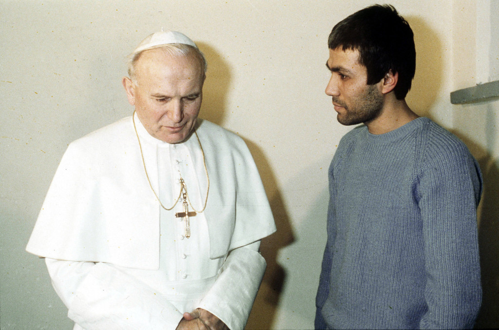 Merénylet II. János Pál pápa ellen