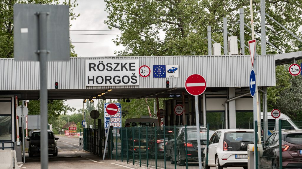 Illegális bevándorlás - Sajtótájékoztató Röszkén