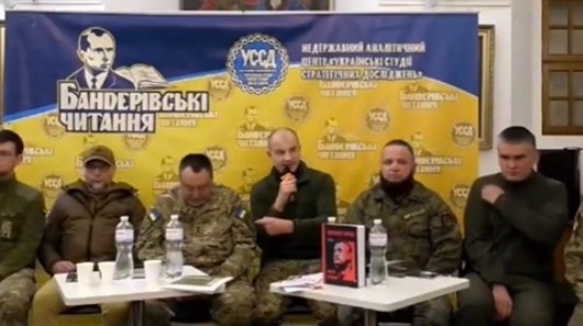 Orbán Viktor levadászásáról beszél egy Zelenszkij által kitüntetett ukrán tiszt