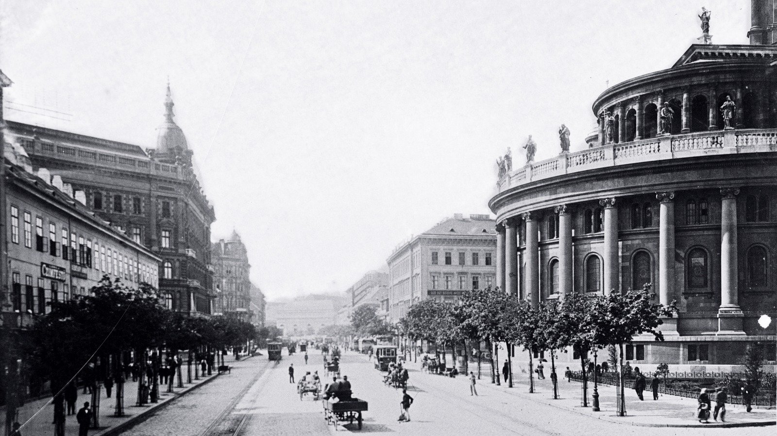 Kőbe vésett múlt – Budapest épített örökségei