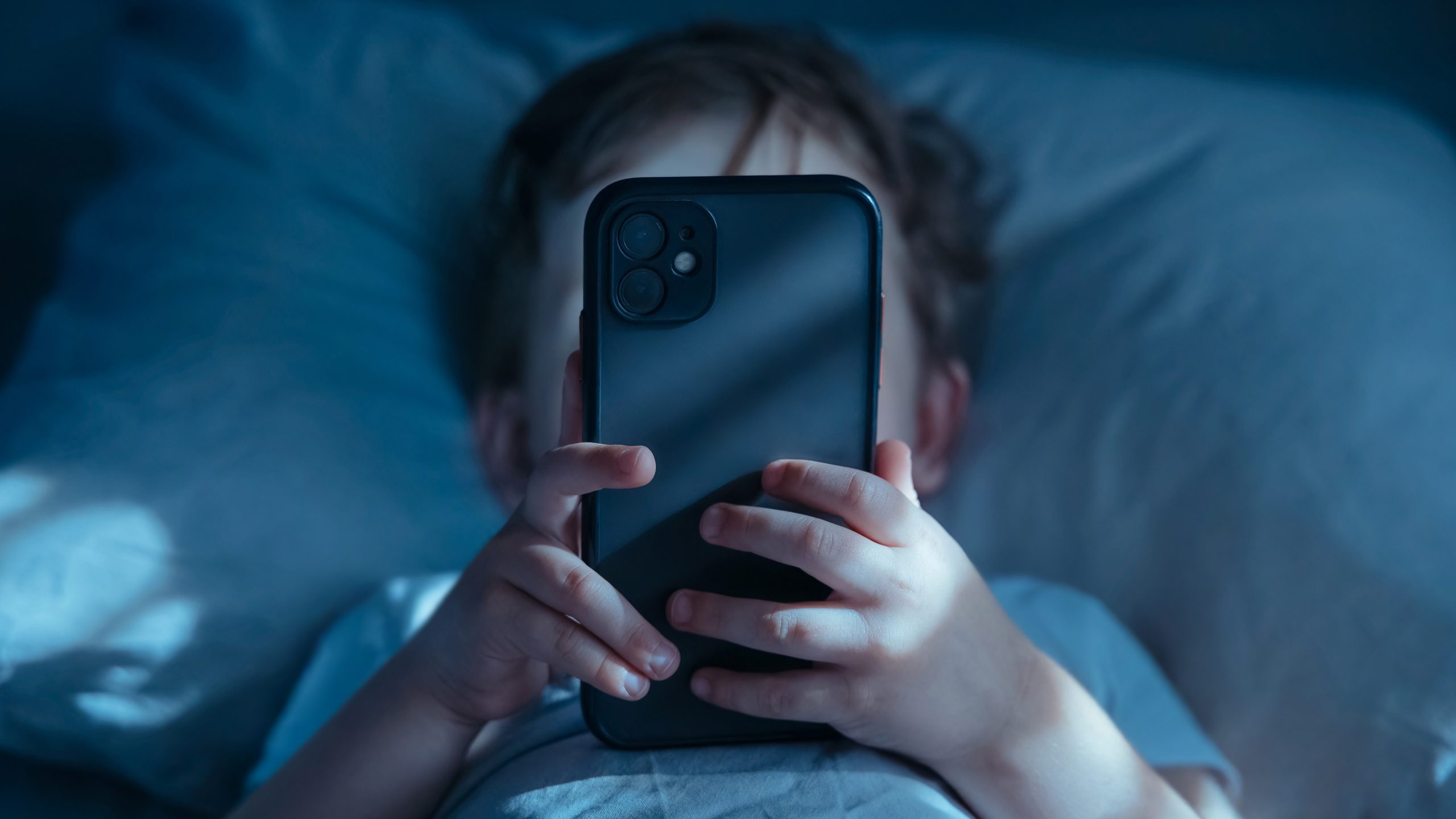 Nem kapott zöld utat a gyermekek digitális védelmét szigorító ...